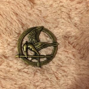 🐠 Hunger games Mockingjay pin